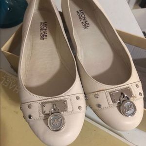 Michael kors flat shoes